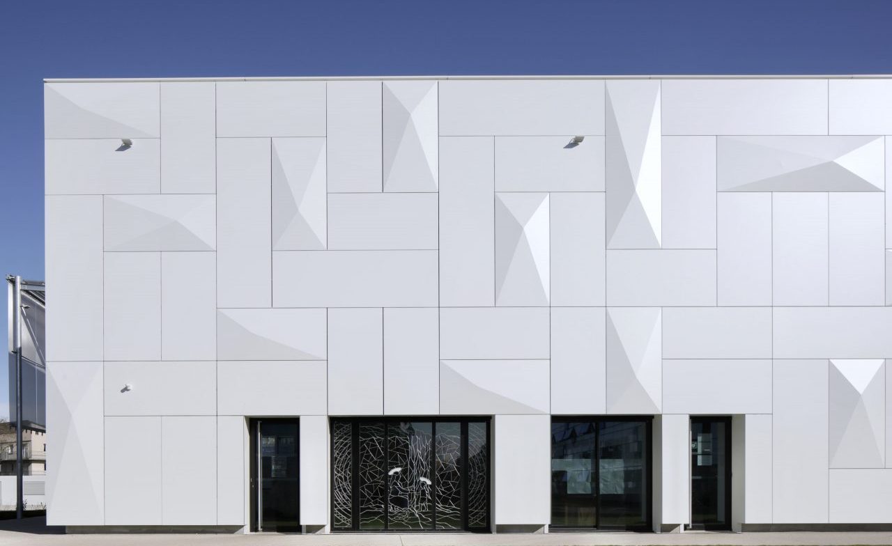 TIM K7 ETRIER système de pose aluminium composite façade Lycée Notre Dame de Chartres TIM Composites