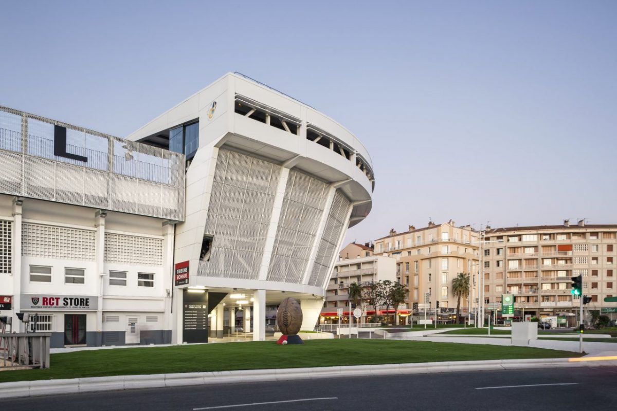 TIM 4C système de pose riveté vissé 4 côtés façade aluminium composite Stade Mayol Toulon TIM Composites