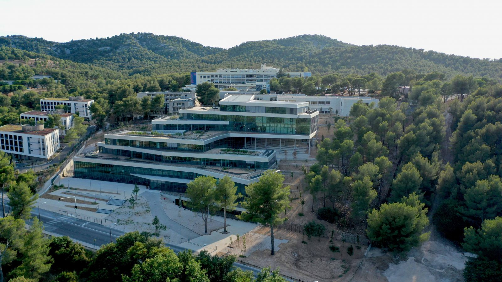 Kedge Business School Marseille panneau composite aluminium composite Larson TIM Composites