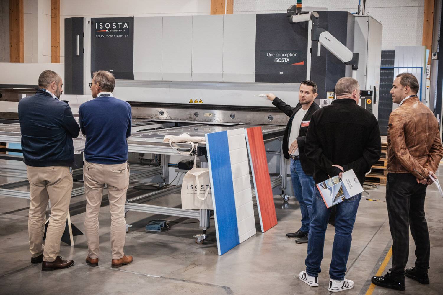 Visite de l'atelier ISOSTA à Cholet lors des portes ouvertes